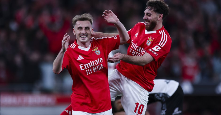Benfica's Kerem Aktürkoğlu celebrates with teammate Orkun Kökçü (R) after scoring the 3-1 goal during the first league match between SL Benfica and Farense, Lisbon, Portugal, April 2, 2025. (EPA Photo)