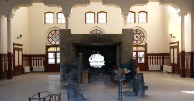 A view of Enes Hakan Tokyay's artwork, inspired by Plato’s "Allegory of the Cave," at Sirkeci Station, Istanbul, Türkiye, March 1, 2025. (Photo courtesy of Halil İbrahim İzgi)